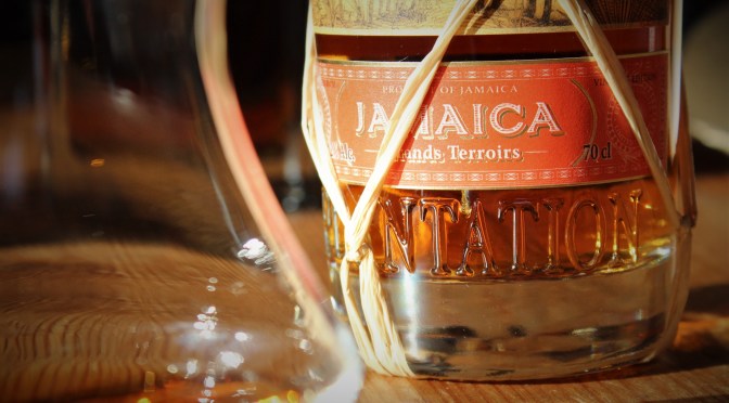 Il vous manque encore des cadeaux de noël ? Top 5 des rhums de style anglais à offrir à un amateur de rhum (pour un noël réussi)